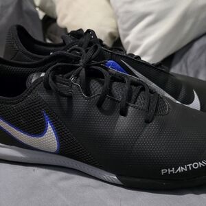 Mens Nike Phantom Indoor Soccer Shoes